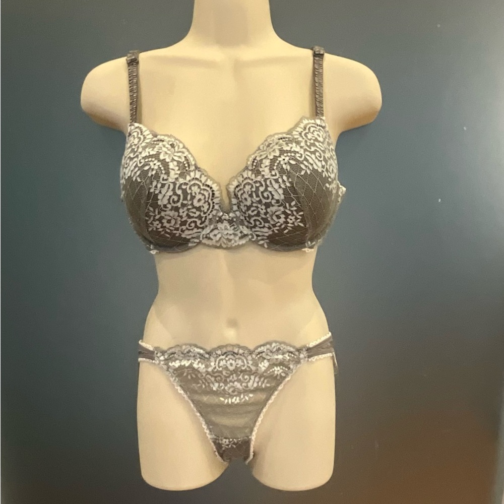 Matching Lace Bra & Panties from Australian Brand Pleasure Chest/White Label